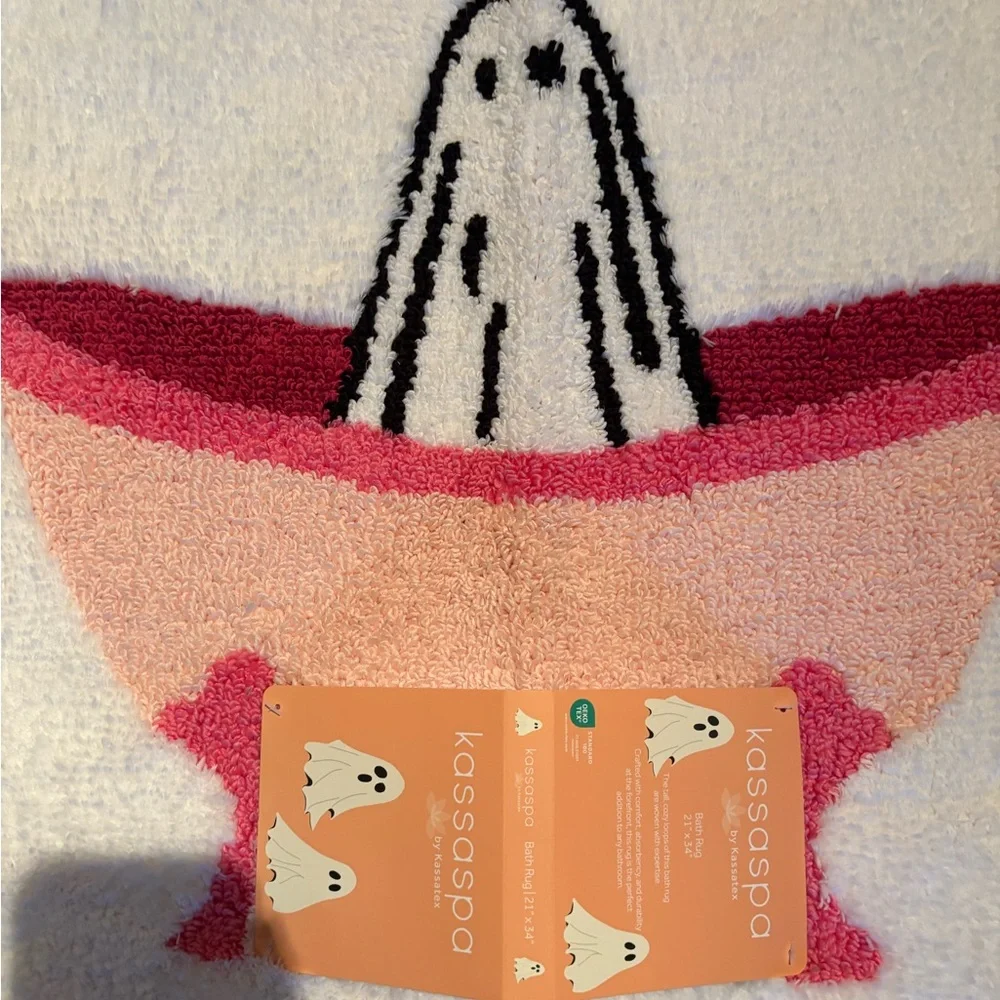 Kassaspa by kassatex 21x34 Bath Mat with Ghost in bathtub Design